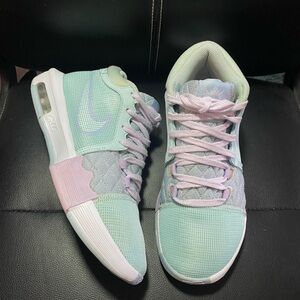 Nike LeBron Witness 8 “Easter”Glacier Blue and Lilac Bloom Sneakers Size 9 Women